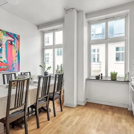Appartement Kanskje Den Storste Airbnb-leiligheten I Sentrum! *
